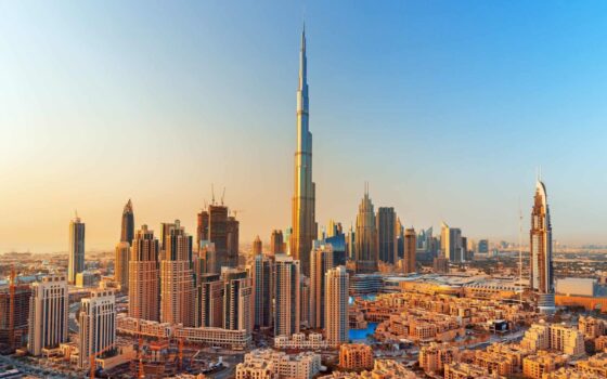 Top Reasons to Invest and Live in Dubai 2023