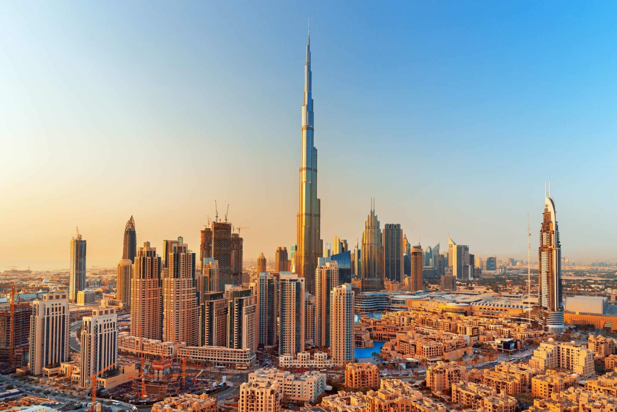 Top Reasons to Invest and Live in Dubai 2023
